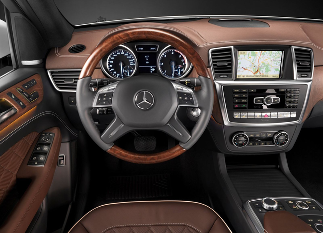 Состоялся дебют обновленного Mercedes-Benz M-Class