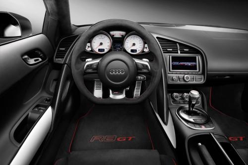 Audi R8 GT салон