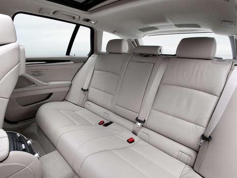 BMW 5-Series Touring 2011 interior