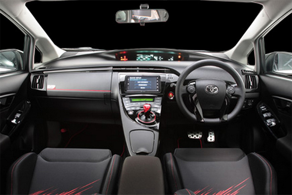 Toyota Prius G Sports Concept interior