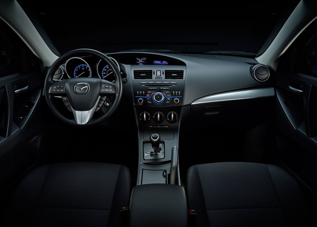 На Нью-Йоркском автосалоне прошла премьера рестайлинговой Mazda 3