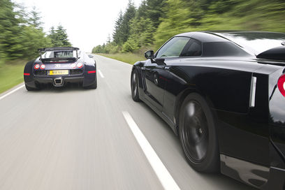Nissan GT-R vs Bugatti Veyron