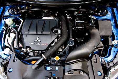Mitsubishi Lancer Ralliart Sportback engine