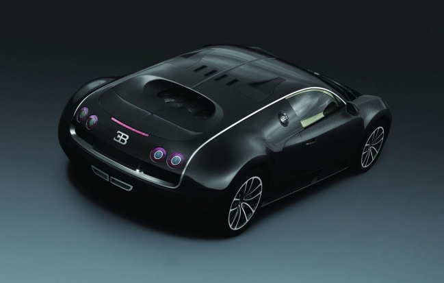 Bugatti привез два новых Veyron в Китай