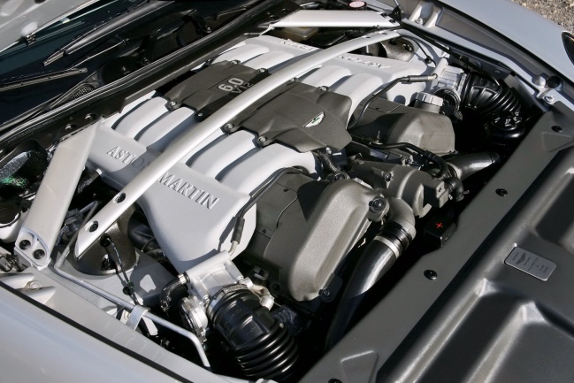 Aston Martin Rapide Sports Saloon engine