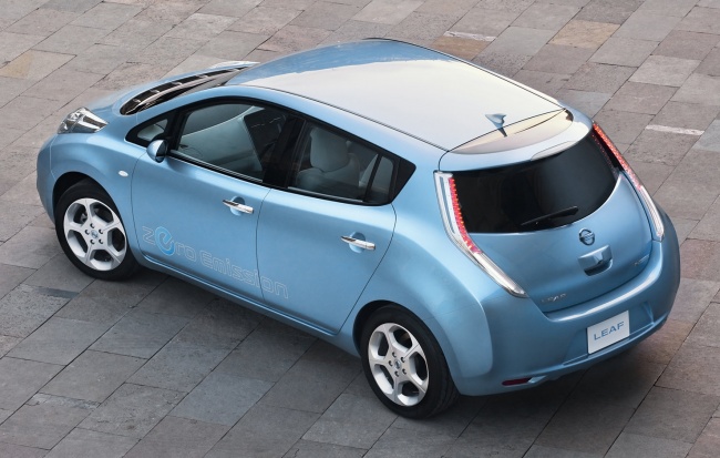 Началось производство электромобиля Nissan Leaf 