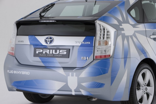 toyota prius plug-in hybrid concept