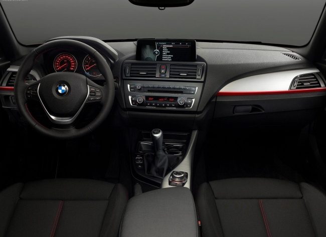 Состоялась официальная премьера обновленной BMW 1-Series