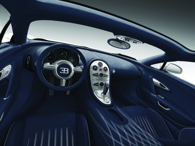 Bugatti привез два новых Veyron в Китай